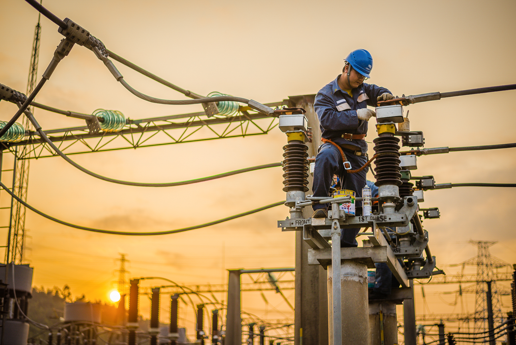 2024年全國(guó)能源工作會(huì)議在京召開：堅(jiān)決防范電網(wǎng)大面積停電事故